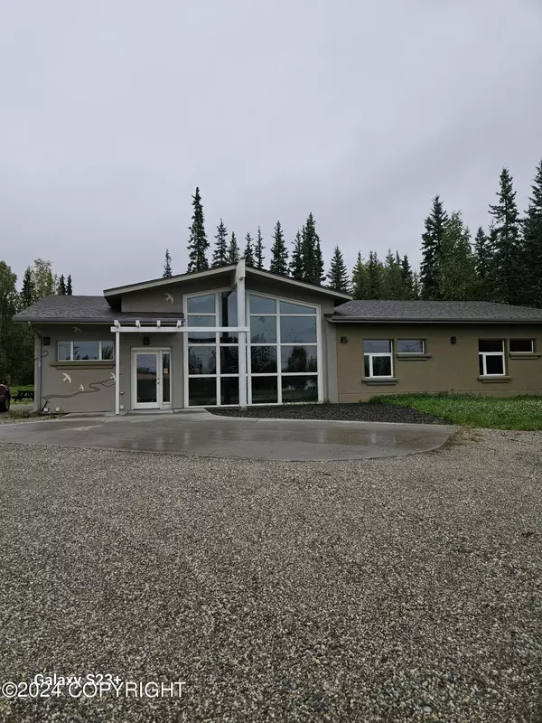 Fairbanks, AK 99709,1736 Farmers Loop RD