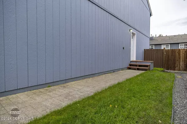 Anchorage, AK 99515,9351 Morningside LOOP #B