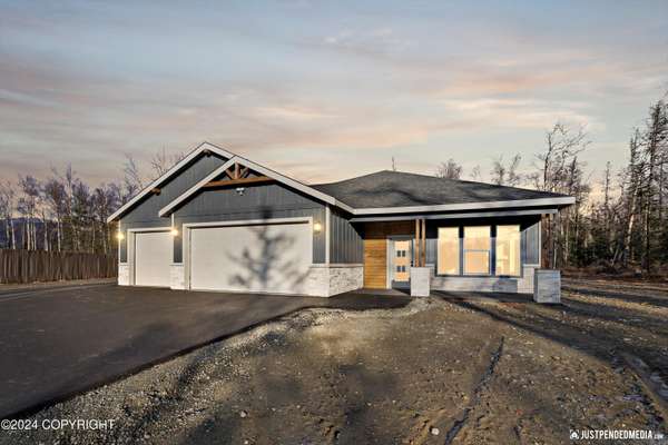 373 W Star Dust CIR, Wasilla, AK 99654