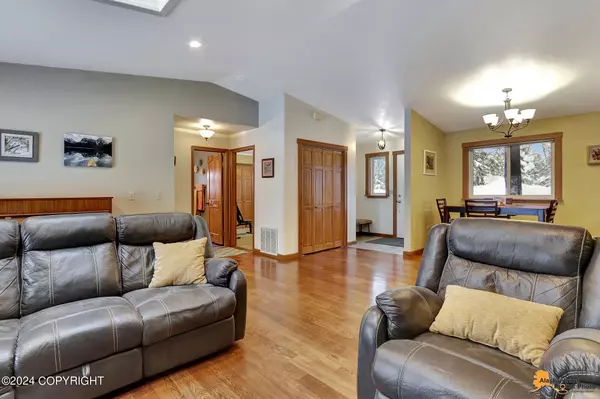 Anchorage, AK 99516,12944 Ridgeview DR