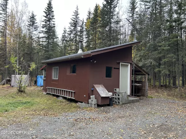 34785 Forest LN, Soldotna, AK 99669