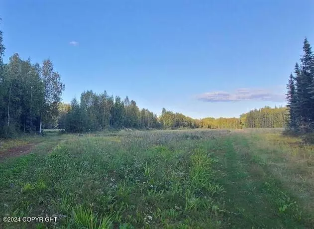 2620 D & M RD, Fairbanks, AK 99712