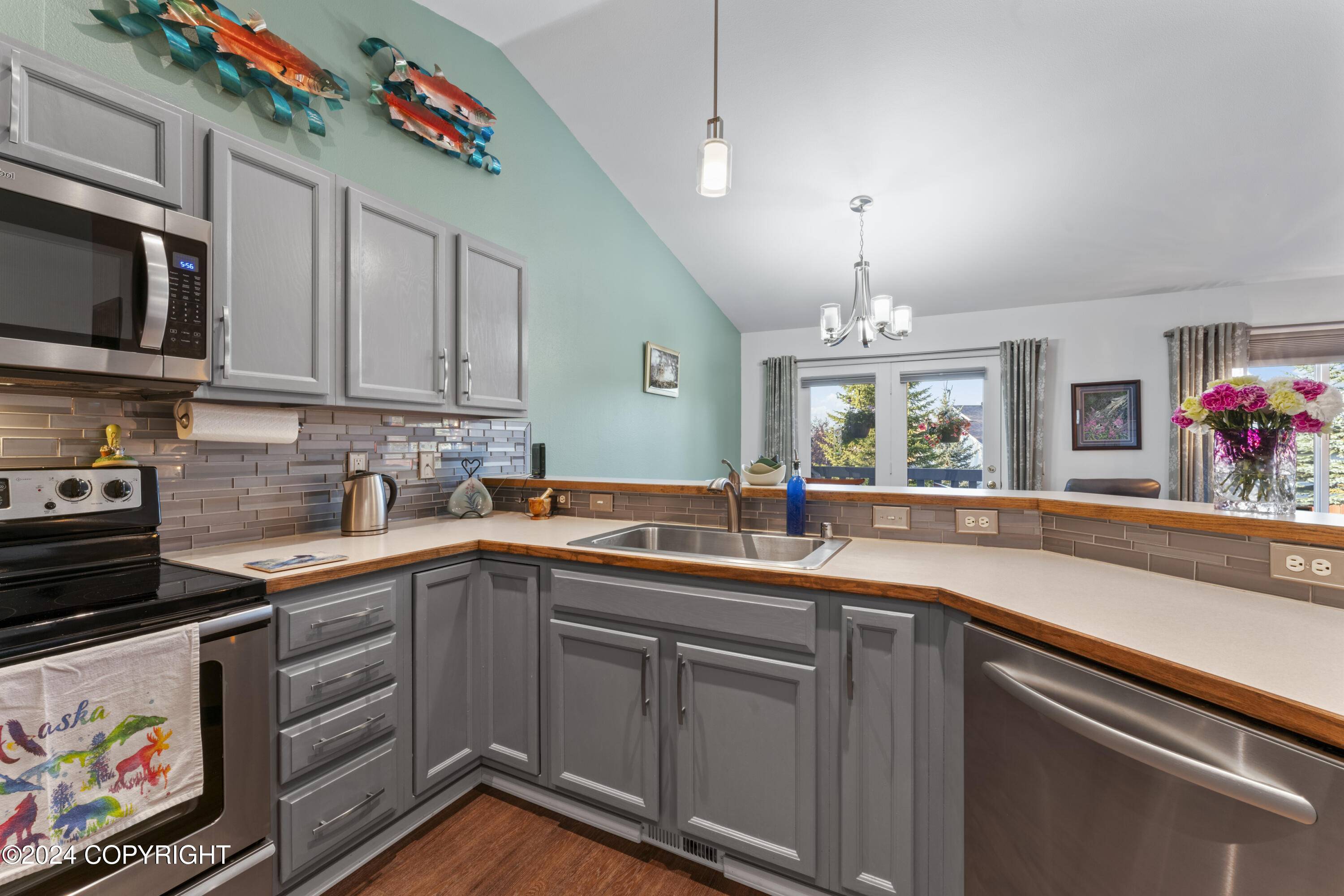 Anchorage, AK 99507,10512 Ridge Park DR