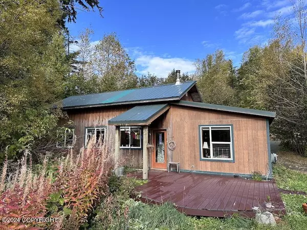 19 Raven RD, Haines, AK 99827