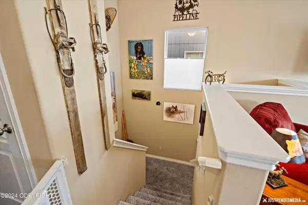 Anchorage, AK 99508,2468 Cloverwood LOOP