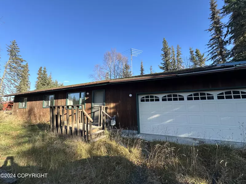 36732 Woodside LN, Kenai, AK 99611