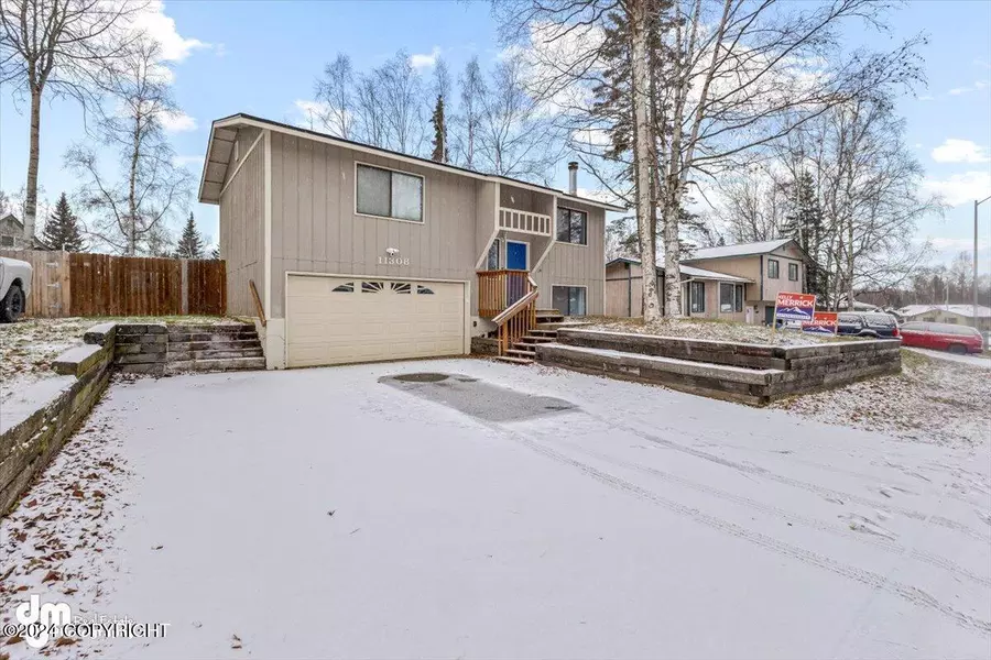 11308 Mausel ST, Eagle River, AK 99577