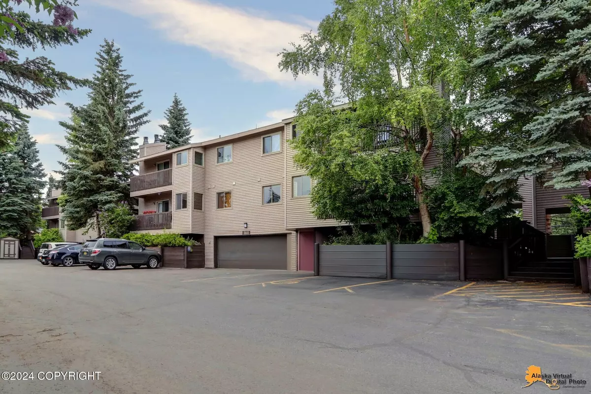 Anchorage, AK 99508,3061 E 42nd AVE #702