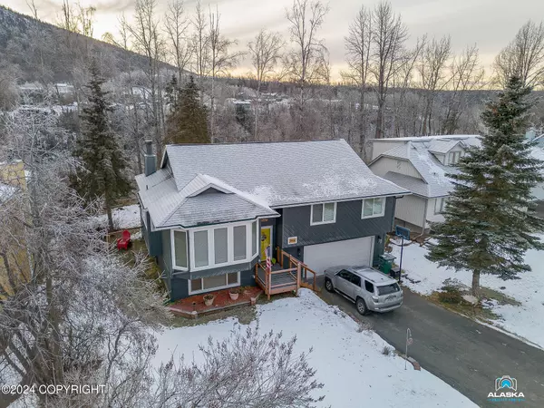 9106 W Parkview Terrace LOOP, Eagle River, AK 99577