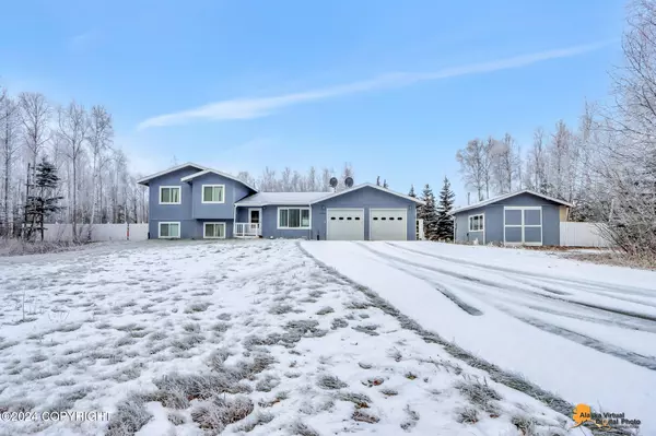 2760 W Telequana DR, Wasilla, AK 99654