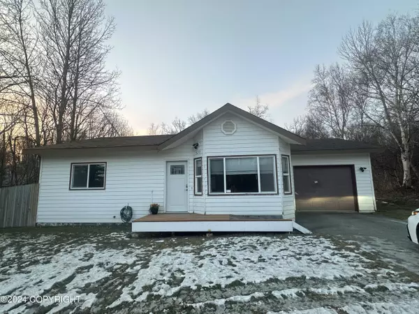 520 W Edinborough DR, Palmer, AK 99645