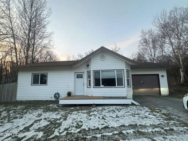 520 W Edinborough DR, Palmer, AK 99645