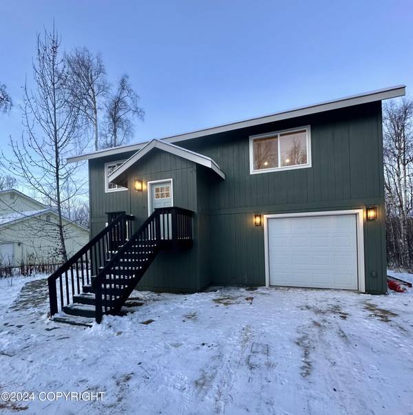 6951 W Leopold LOOP, Wasilla, AK 99623