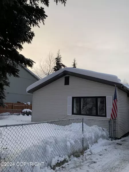 2422 Glacier 1, Anchorage, AK 99508