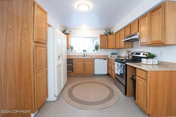 3707 Oregon DR, Anchorage, AK 99517