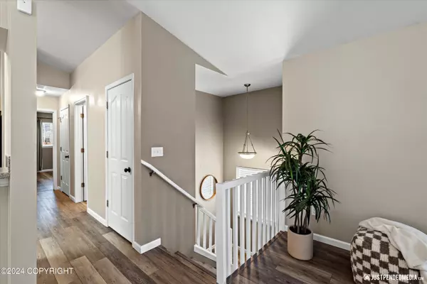 Eagle River, AK 99577,8921 Birch Park CIR