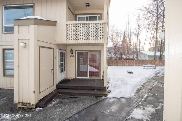 Anchorage, AK 99517,2314 McRae RD #05