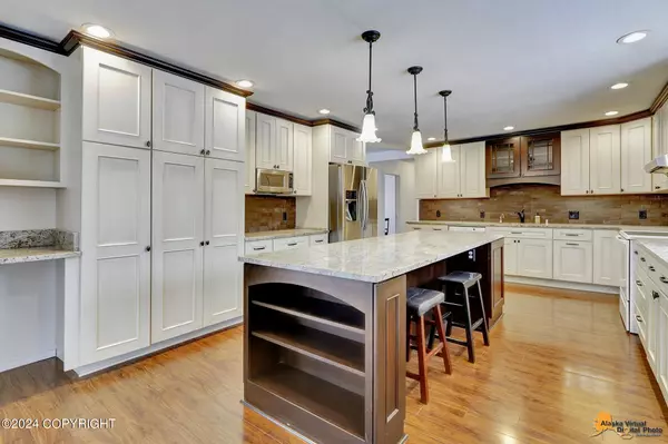 8901 Claridge PL Anchorage, AK 99507