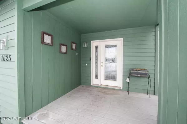 Anchorage, AK 99507,1625 N Heather Meadows LOOP