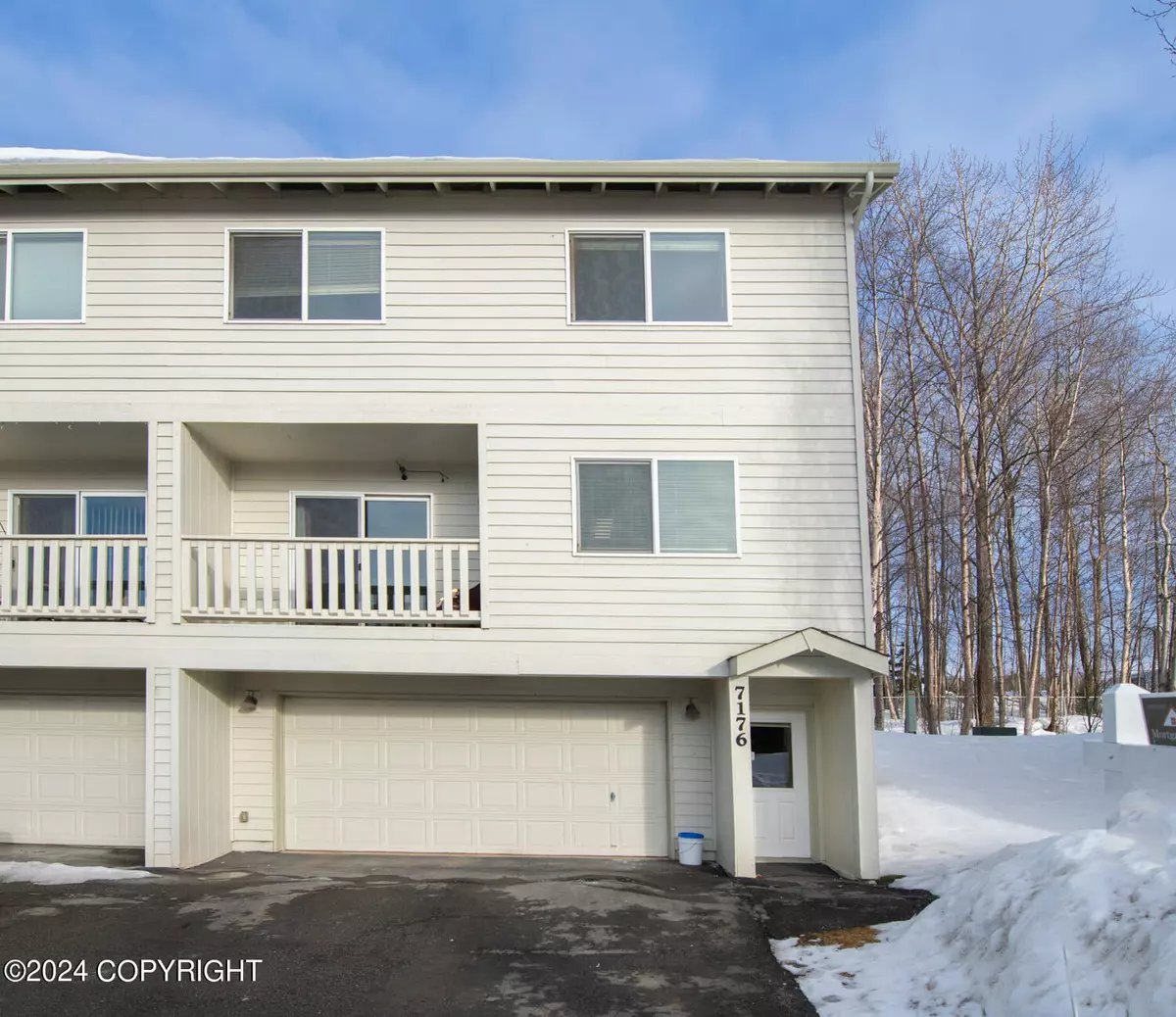 Anchorage, AK 99518,7176 Fairweather Park LOOP #74A