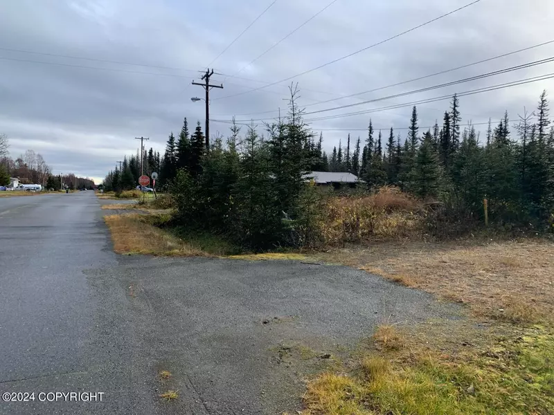 1512 Aliak DR, Kenai, AK 99611