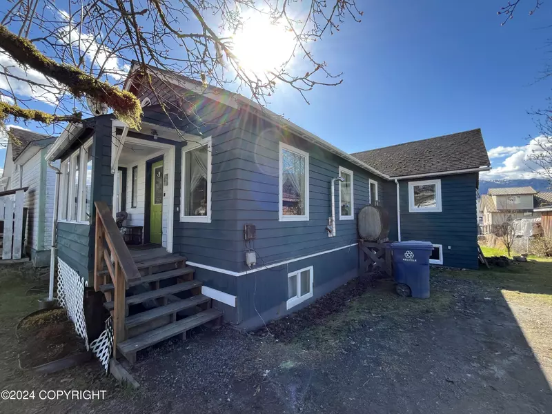 103 N 3rd ST, Petersburg, AK 99833