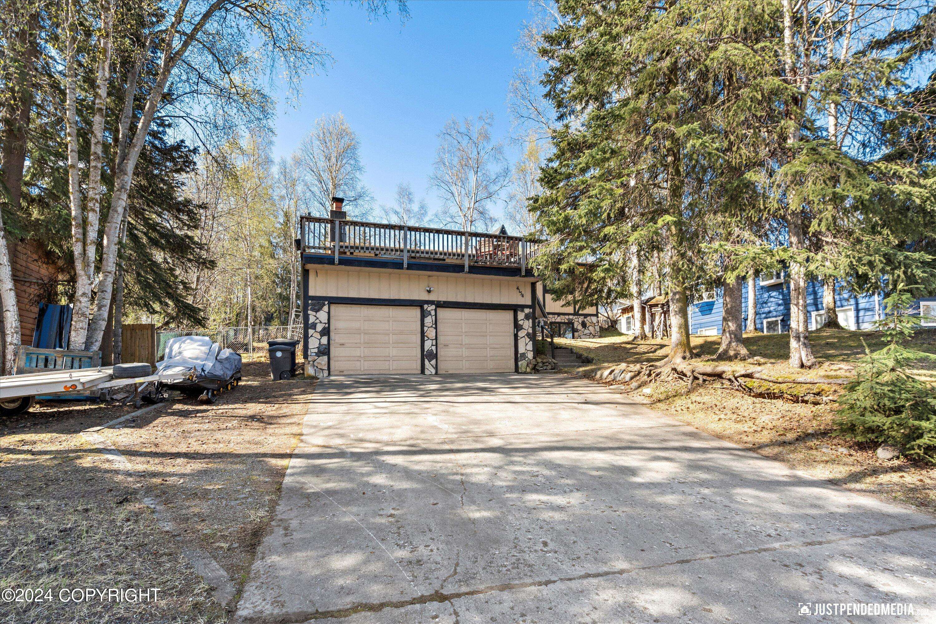 Anchorage, AK 99504,4154 Hampton DR