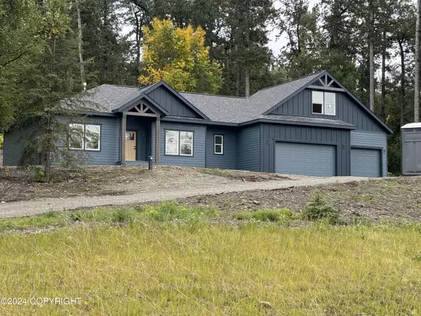 301 N Hale CIR, Palmer, AK 99645