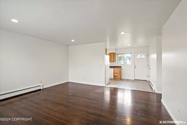 Anchorage, AK 99515,8701 Ange ST