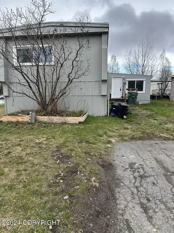 Anchorage, AK 99507,9499 Brayton DR #268