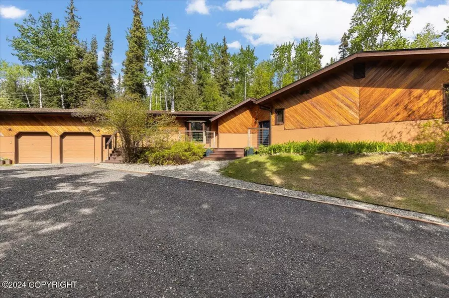 1062 Red Ridge RD, Fairbanks, AK 99709