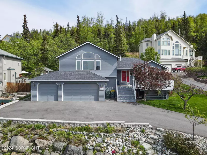 19111 Lakina CIR, Eagle River, AK 99577