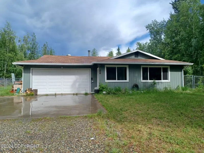 936 Ridgetop RD, North Pole, AK 99705