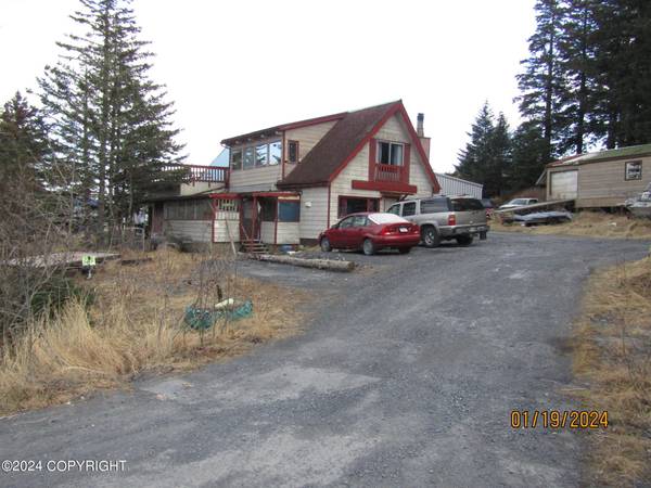 180 Island Lake RD, Kodiak, AK 99615