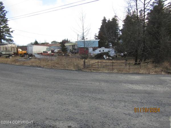 3026 Melnitsa LN, Kodiak, AK 99615