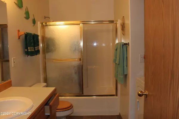 Anchorage, AK 99502,9126 Dewberry ST #9