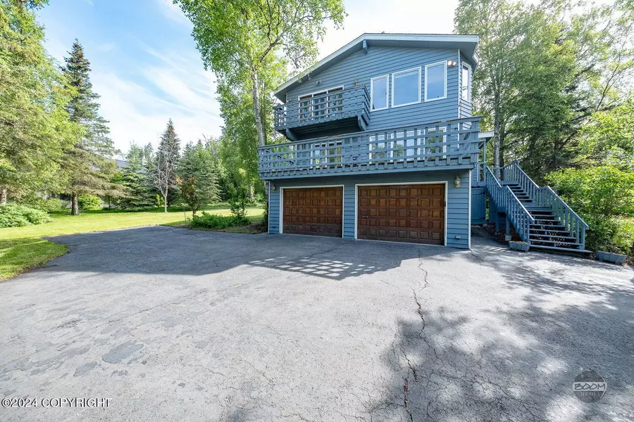 16201 Chasewood LN, Anchorage, AK 99516