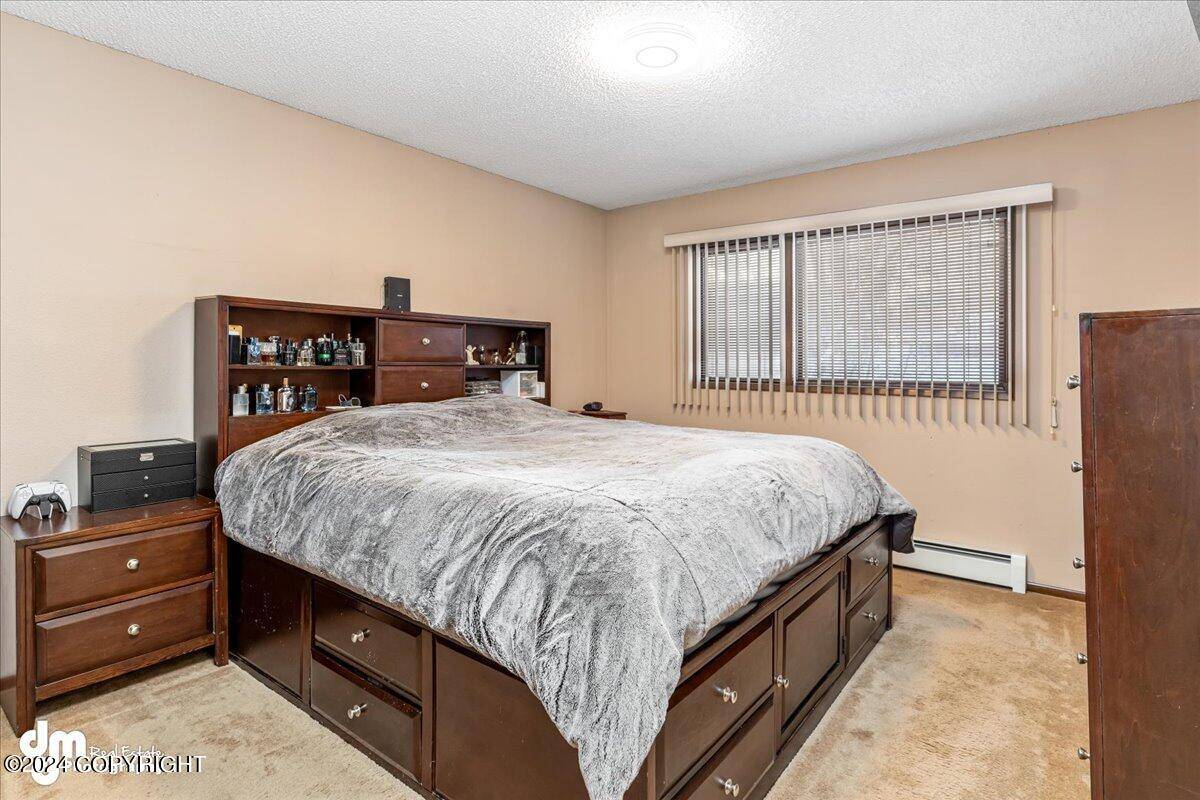 Anchorage, AK 99504,6920 Dickerson DR