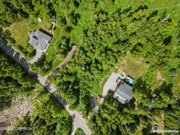 000 Robin Hood DR, Anchorage, AK 99516