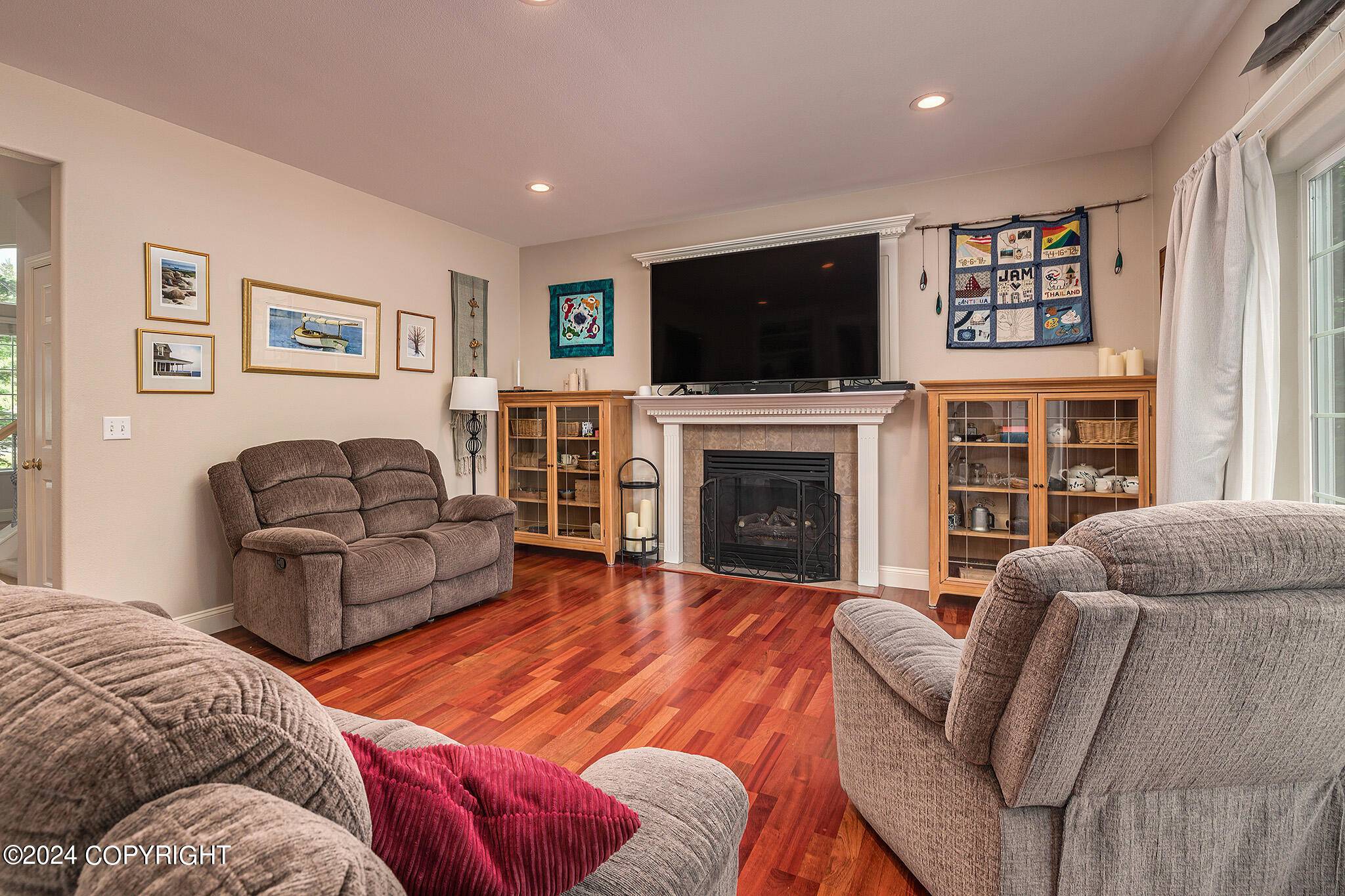 Anchorage, AK 99507,9010 Sahalee DR