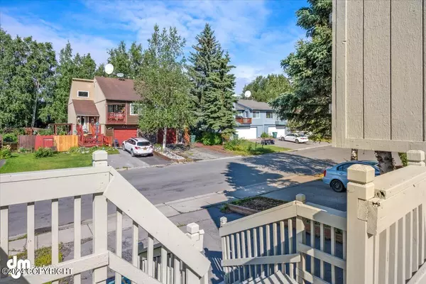 8061 Woodgreen CIR Anchorage, AK 99518