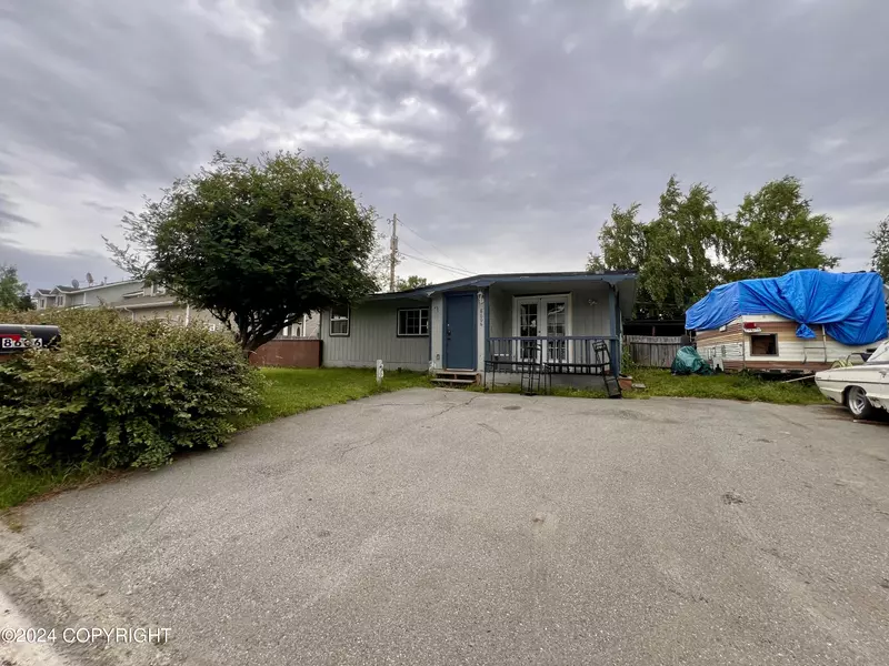 8604 Vernon ST, Anchorage, AK 99515