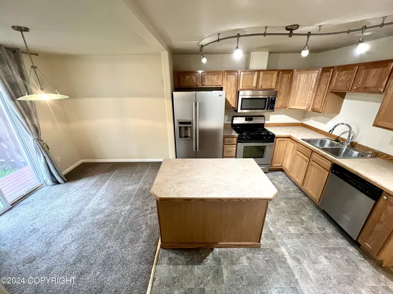 8405 Duben AVE, Anchorage, AK 99504