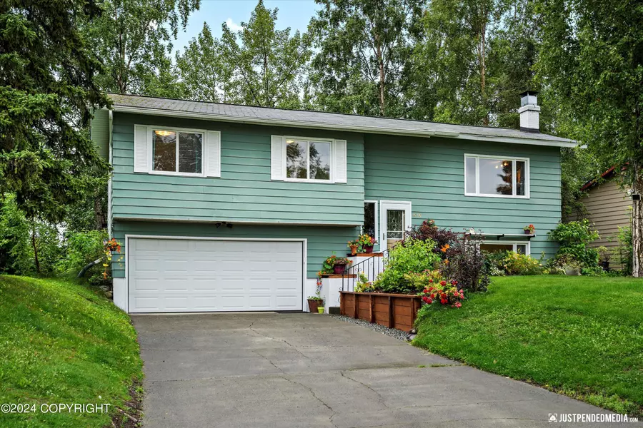 1016 Bench CT, Anchorage, AK 99504