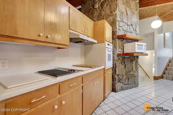 Anchorage, AK 99503,2136 E 36th AVE