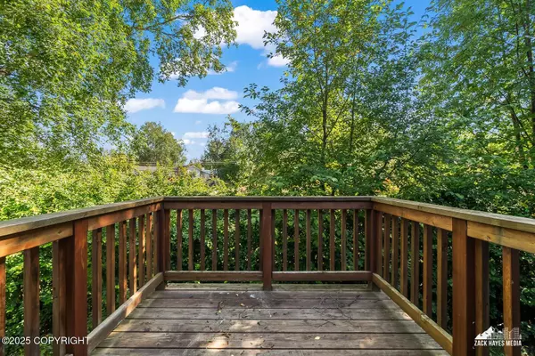 Anchorage, AK 99502,7116 Terry ST