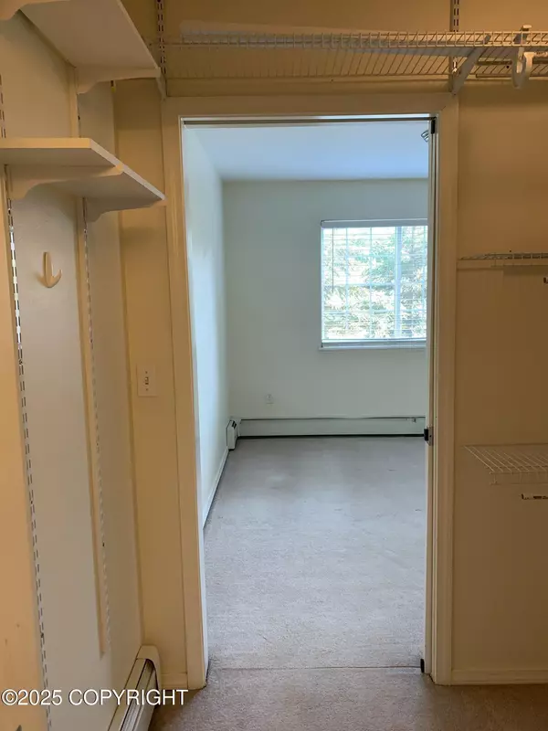 Anchorage, AK 99504,7134 Ambler LN #27