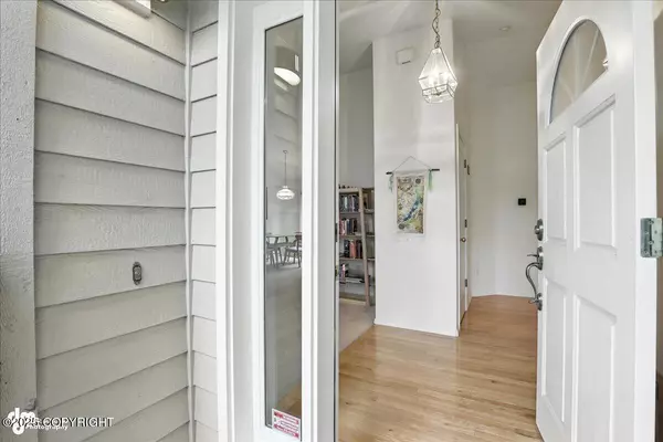 Anchorage, AK 99517,3345 Lake Park CIR