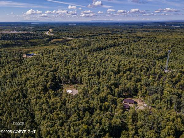 16104 E Kashwitna RD, Talkeetna, AK 99676