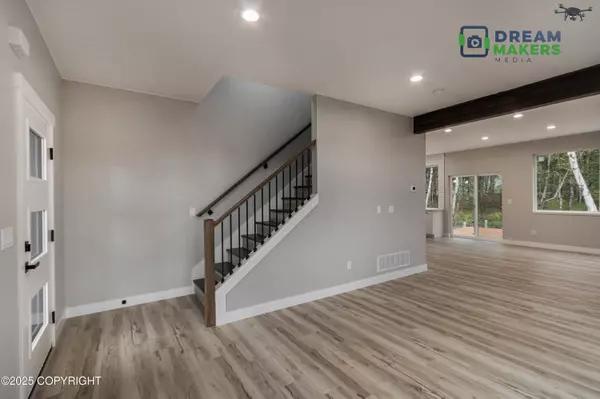 Wasilla, AK 99654,7325 N Paw ST